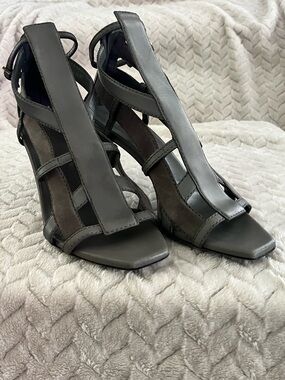 Gucci Gray Daryl  Gladiator Cage High-Heel EUC